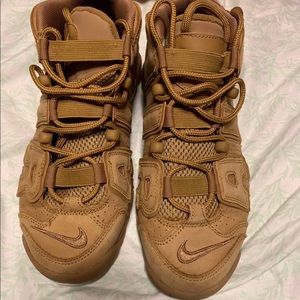 Nike Air camel size 6y
